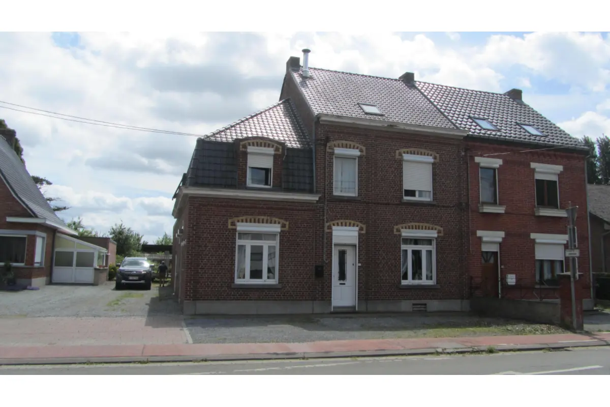 Maison à vendre à Leuze-en-Hainaut 7900 220000.00€ 4 chambres m² - annonce 778386