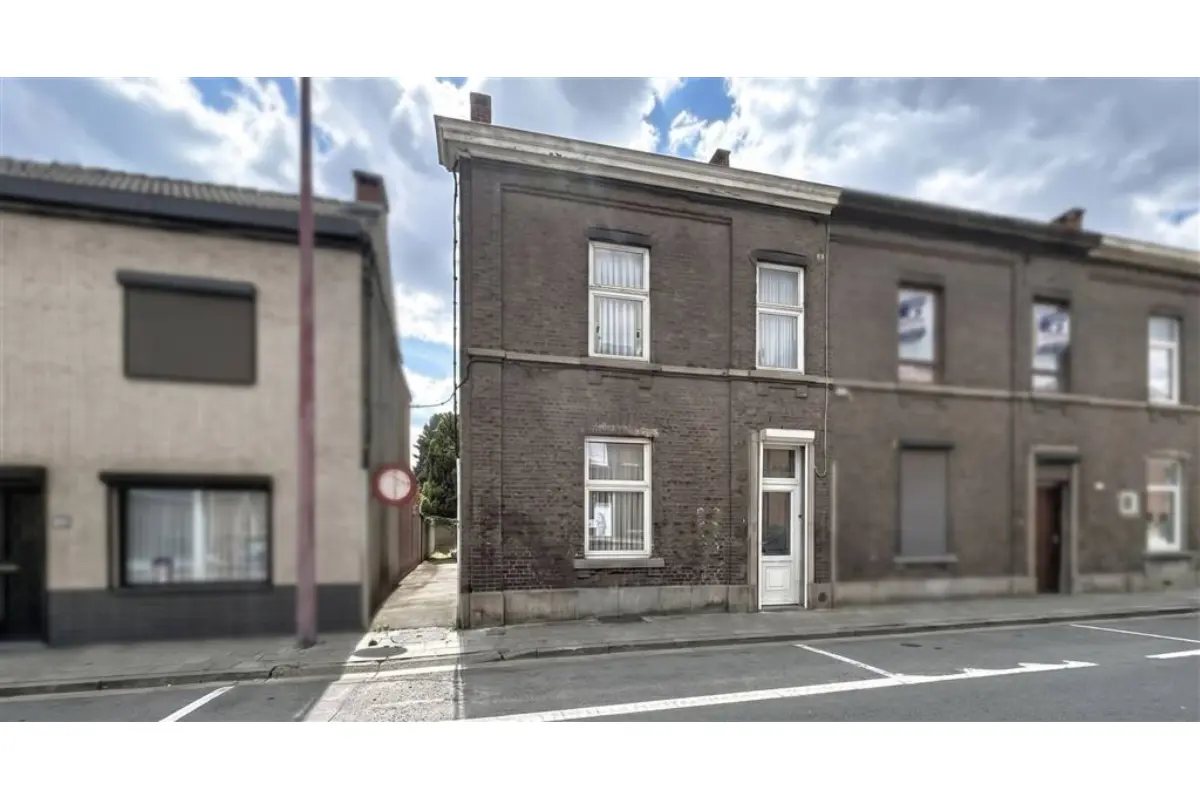 Maison de maître à vendre à Gilly 6060 160000.00€ 3 chambres 202.00m² - annonce 779452