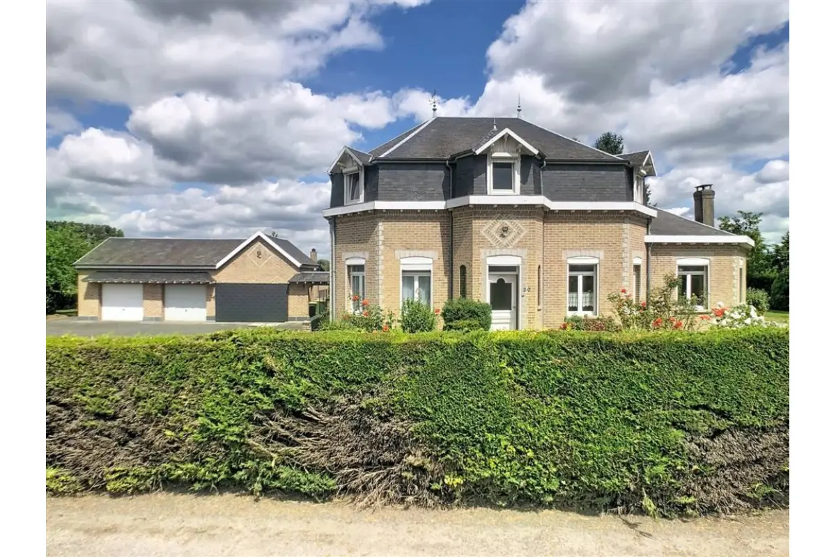 Maison à vendre à Momignies 6590 250000.00€ 4 chambres 221.00m² - annonce 779450