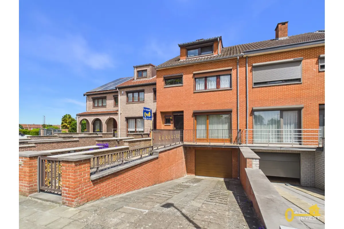 Maison à vendre à La Louvière 7100 290000.00€ 5 chambres 222.00m² - annonce 779015