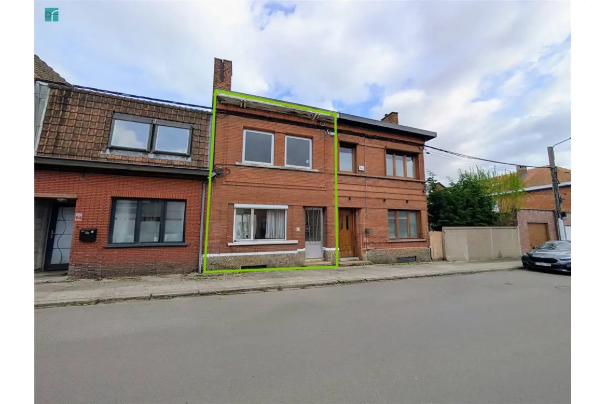 Maison à vendre à Roux 6044 90000.00€ 2 chambres 120.00m² - annonce 781257