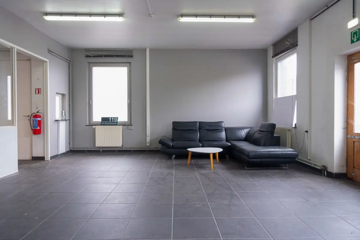 Commerce à louer à Tournai 7500 1250.00€ 1 chambres 158.00m² - annonce 782335