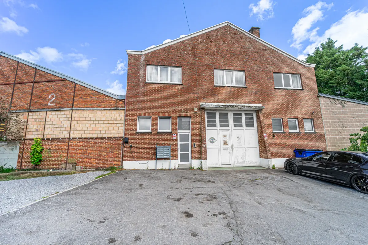 Commerce à vendre à Montigny-le-Tilleul 6110 240000.00€  chambres 260.00m² - annonce 782095