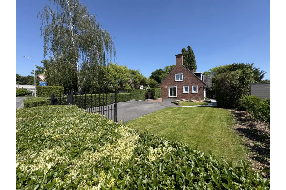 Maison à vendre à Luingne 7700 469000.00€  chambres 200.00m² - annonce 784449