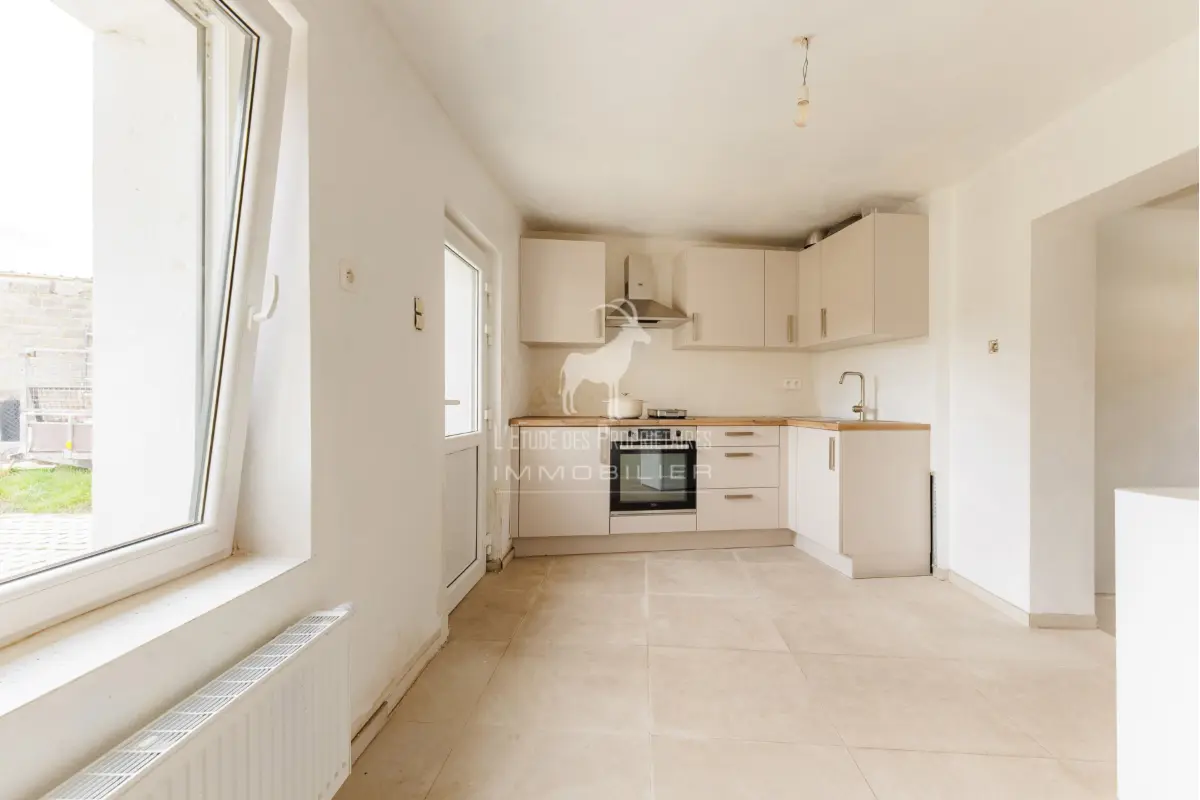 Maison à vendre à Roux 6044 139999.00€ 2 chambres 85.00m² - annonce 786094