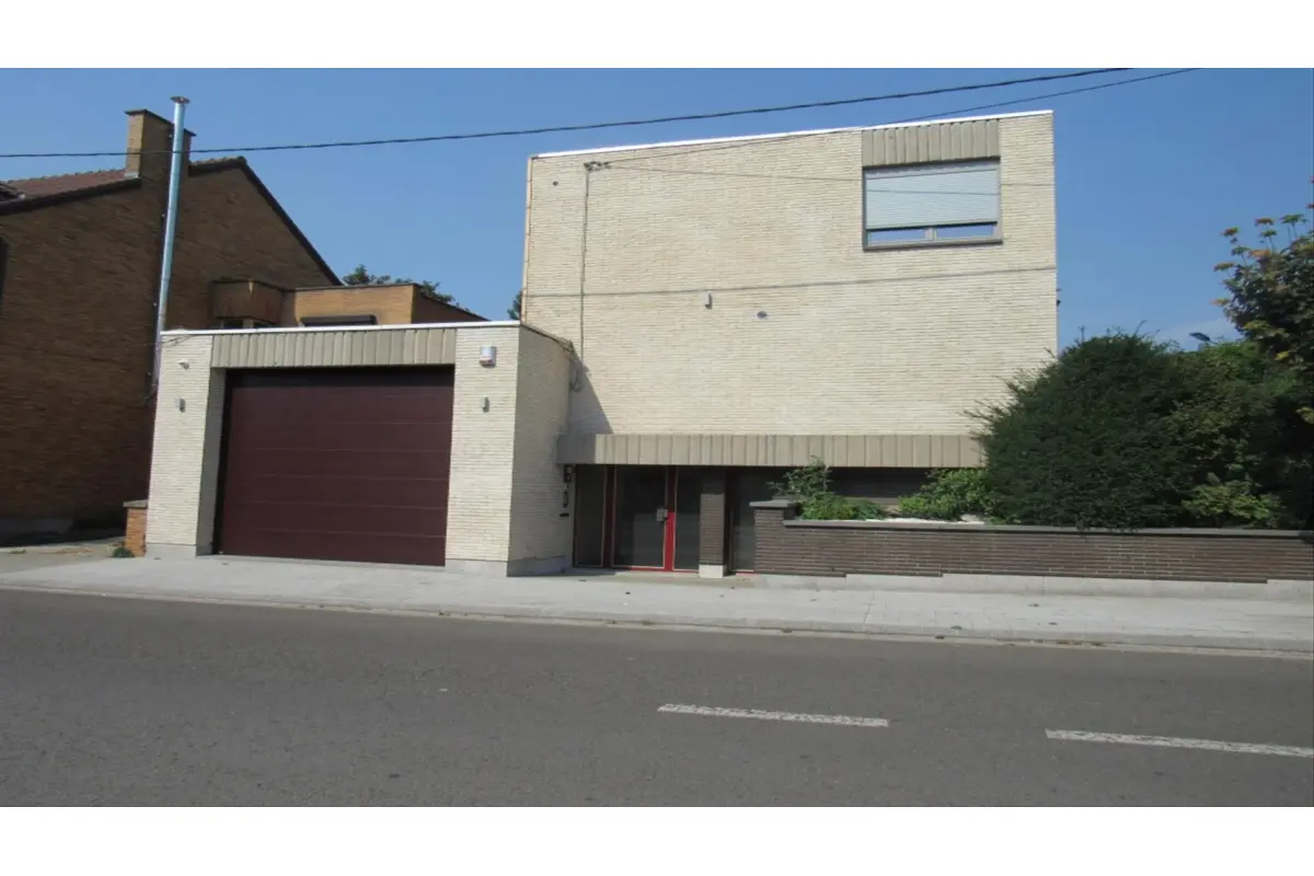 Maison à louer à Saint-Vaast 7100 1750.00€ 3 chambres 250.00m² - annonce 786418