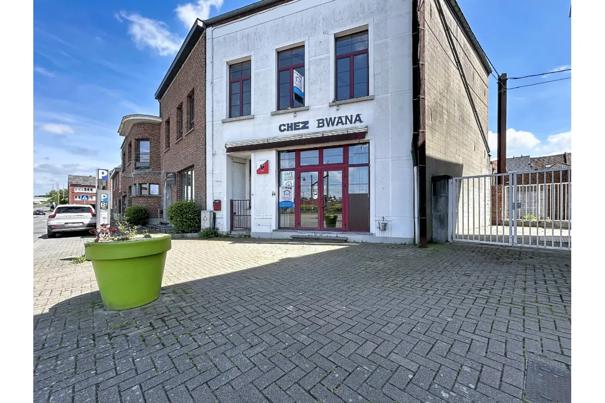 Commerce à vendre à Leuze-en-Hainaut 7900 150000.00€  chambres 220.00m² - annonce 787351