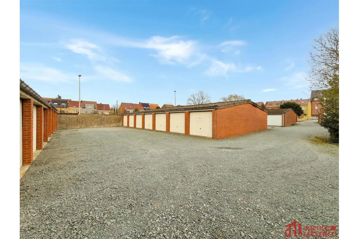 Box à louer à Enghien 7850 90.00€  chambres m² - annonce 787505
