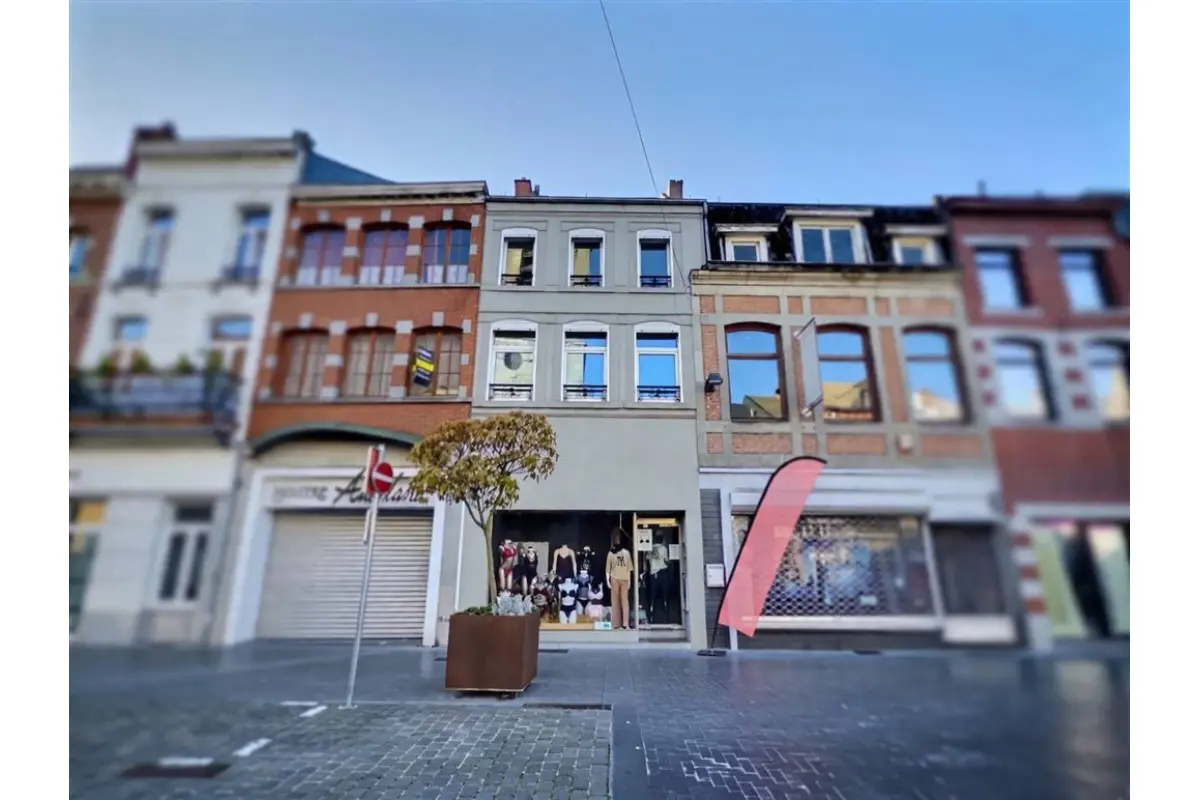 Immeuble de rapport - Immeuble à appartement à vendre à Chimay 6460 280000.00€ 5 chambres m² - annonce 789400