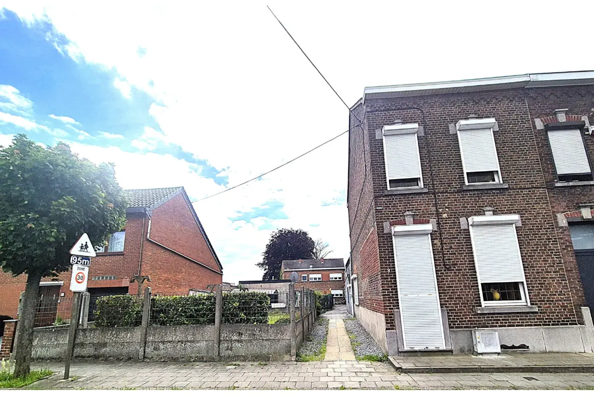 Maison à vendre à La Louvière 7100 149900.00€ 2 chambres 176.00m² - annonce 789162