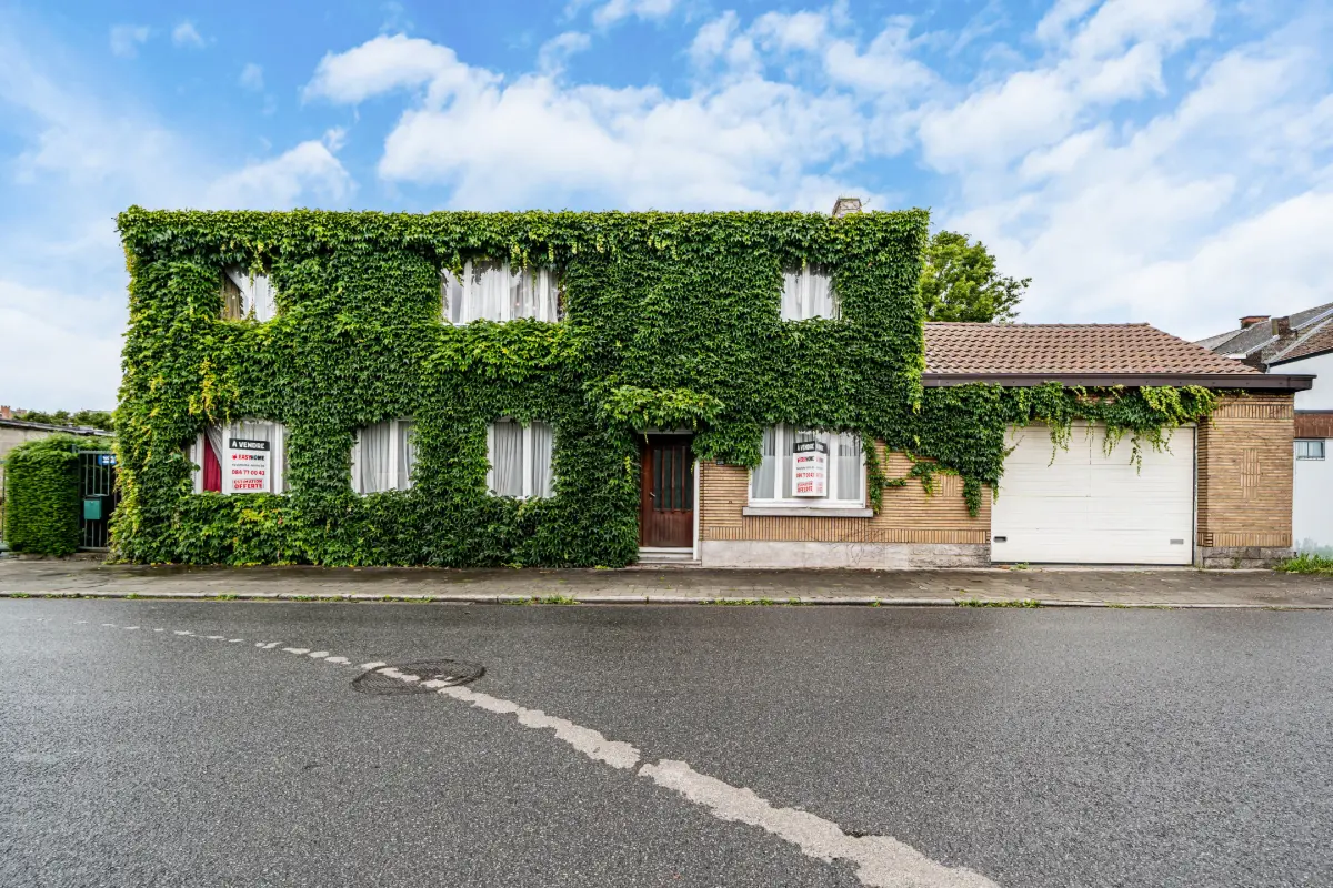 Maison à vendre à Lodelinsart 6042 199000.00€ 3 chambres 245.00m² - annonce 790527