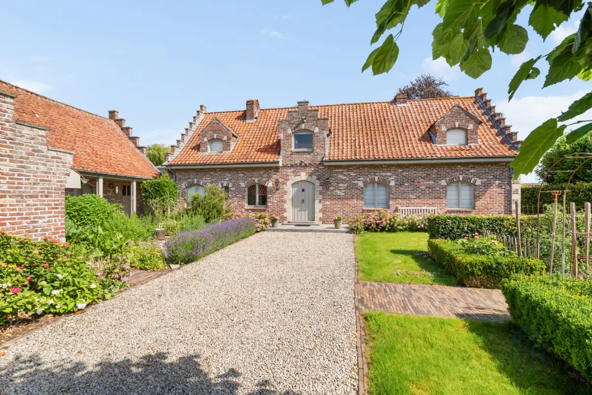 Maison à vendre à Amougies 7750 595000.00€ 4 chambres 411.00m² - annonce 790107