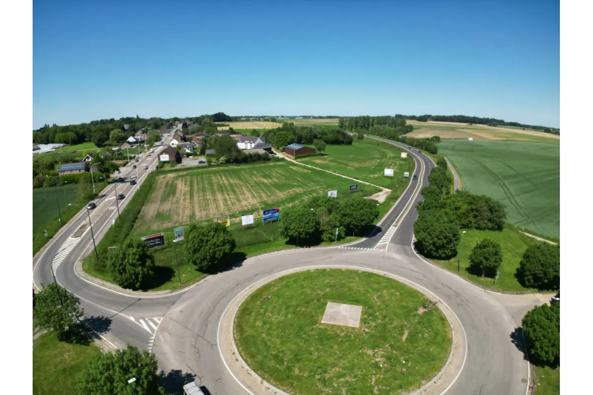 Commerce à vendre à Les Bons Villers 6210 475000.00€  chambres 375.00m² - annonce 794449