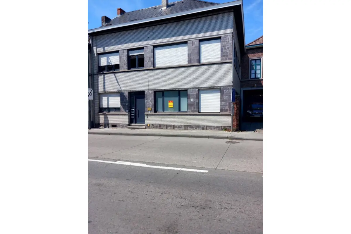 Commerce à  à Jemappes 7012 480.00€  chambres 20.00m² - annonce 796400