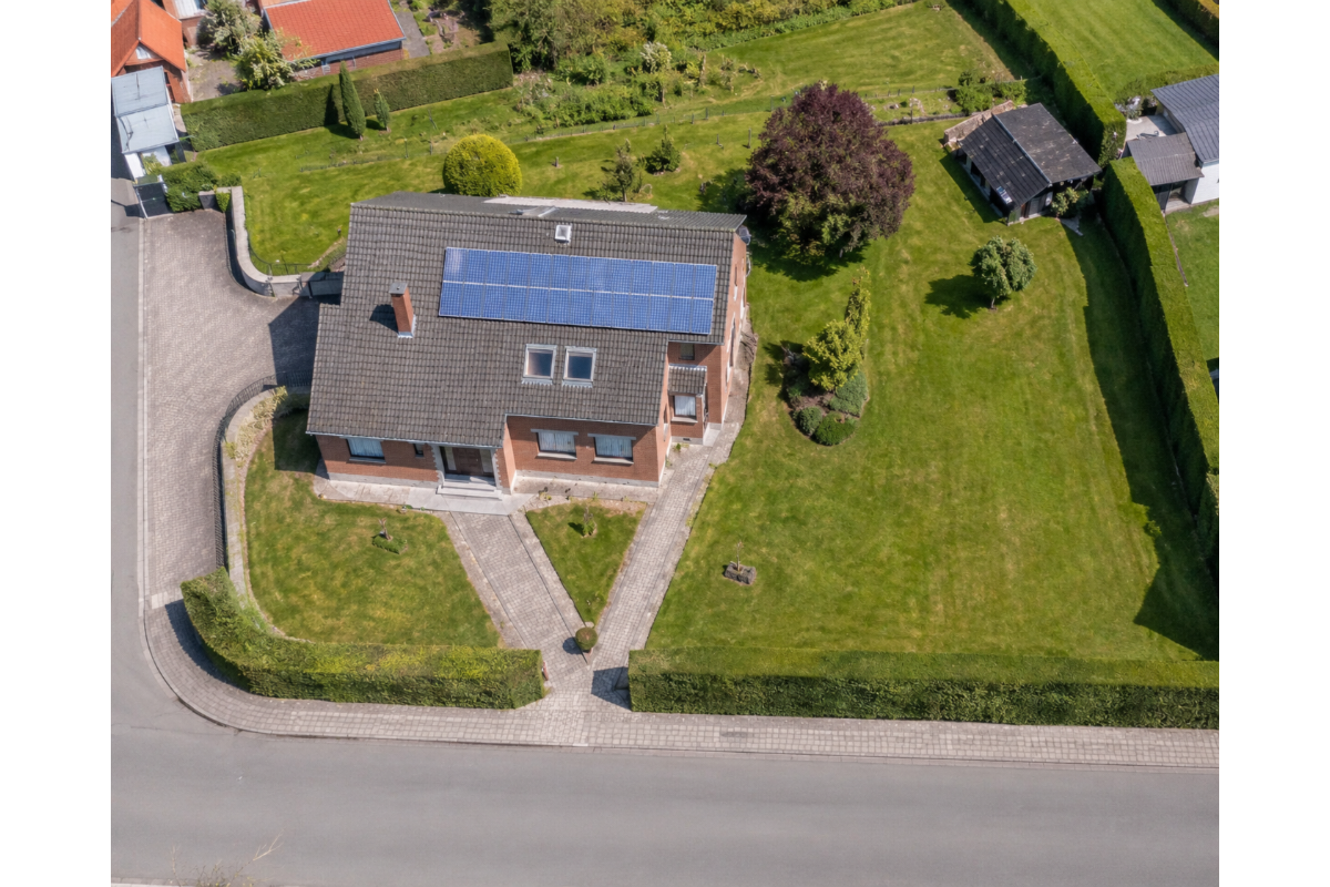 Villa à  à Montigny-le-Tilleul 6110 490000.00€ 5 chambres 300.00m² - annonce 797285