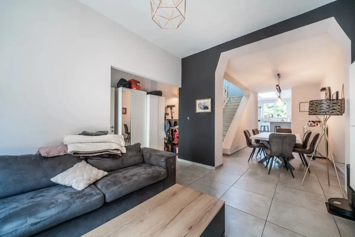 Maison à vendre à Gosselies 6041 220000.00€ 3 chambres 177.00m² - annonce 798000