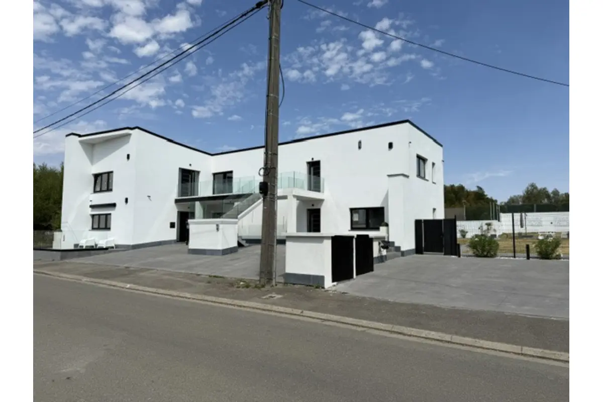 Appartement à  à Courcelles 6180 980000.00€ 6 chambres 320.00m² - annonce 800684