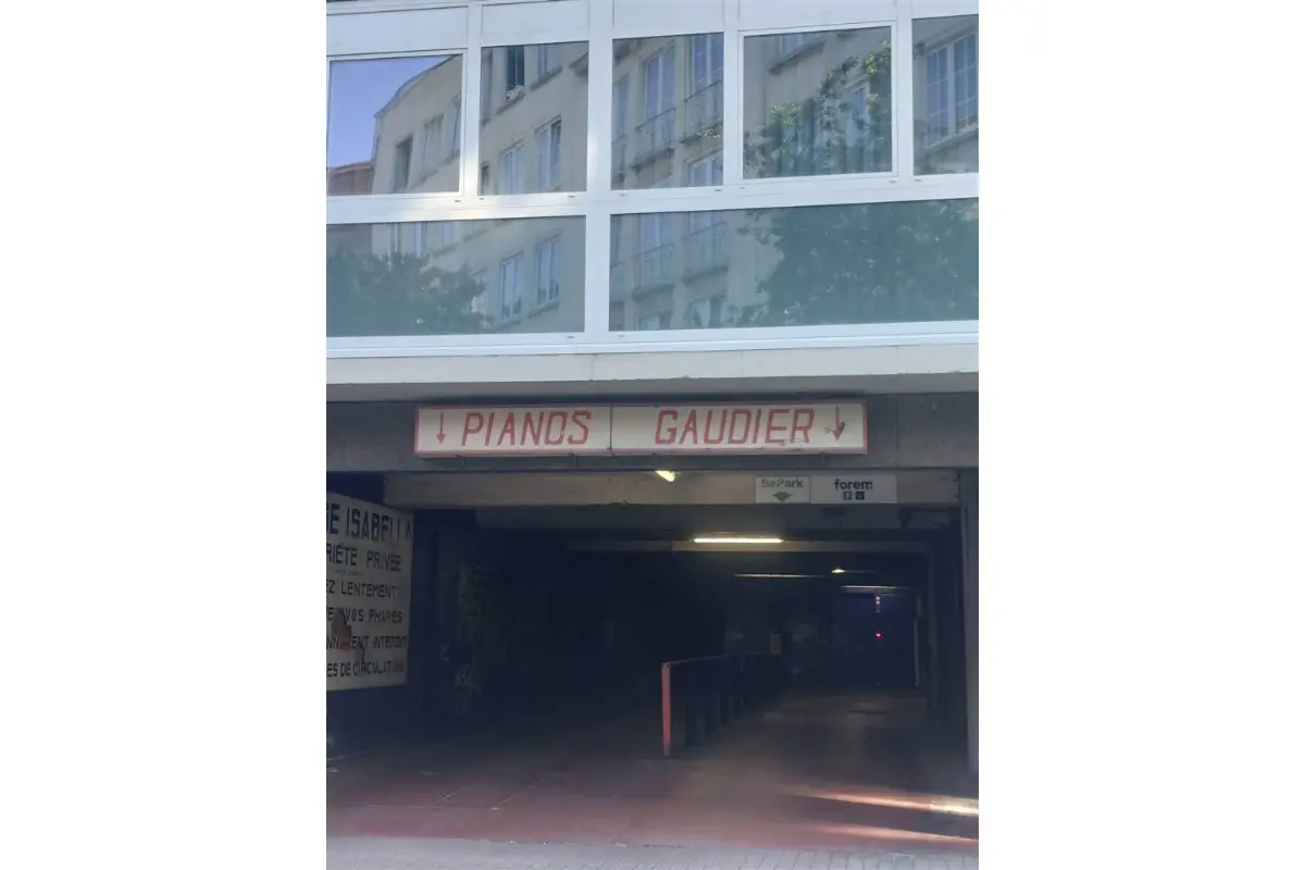 Parking / garage à vendre à Charleroi 6000 12000.00€  chambres m² - annonce 803554