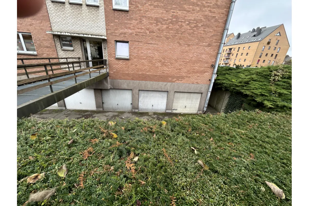Parking / garage à louer à La Louvière 7100 75.00€  chambres m² - annonce 804645