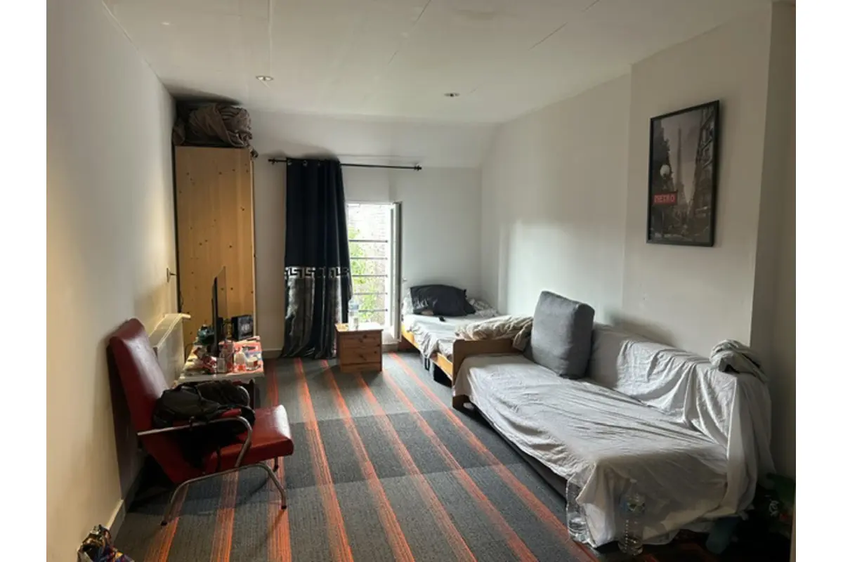 Appartement à  à Charleroi 6000 99000.00€ 1 chambres 76.00m² - annonce 805036