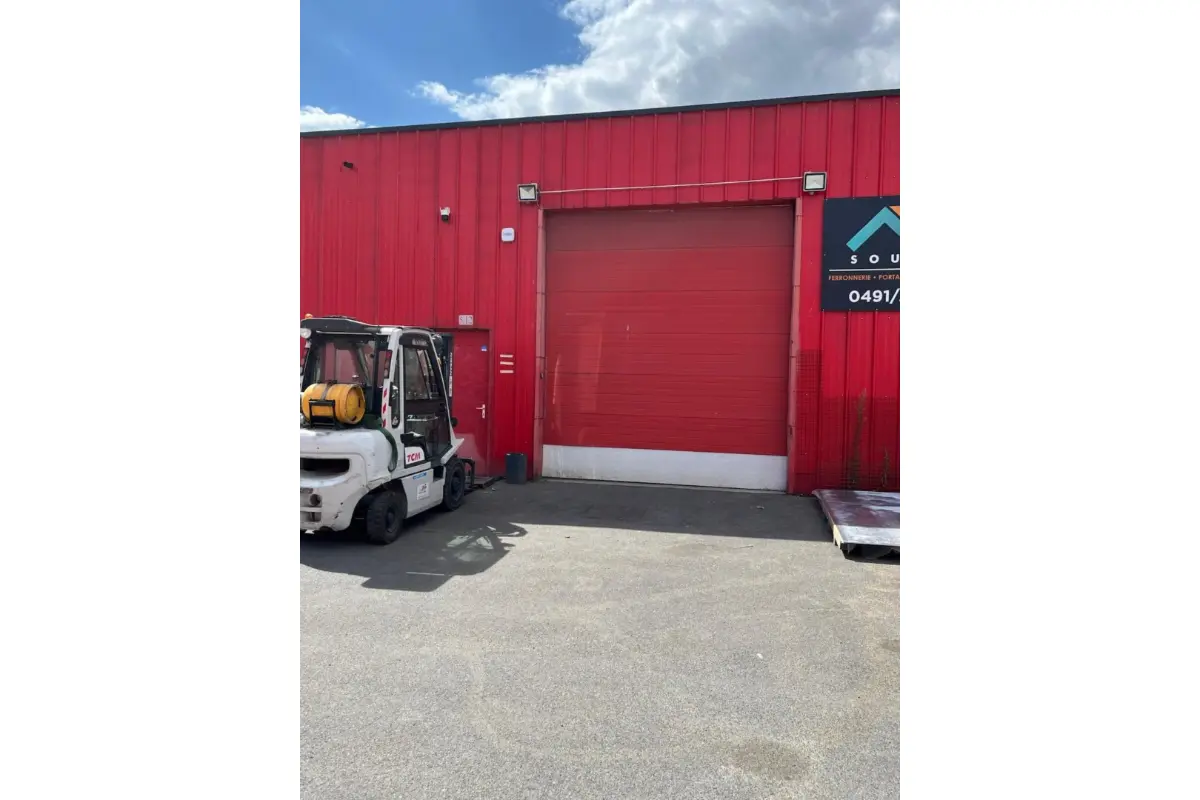 Commerce à  à Ghlin 7011 900.00€  chambres m² - annonce 807401