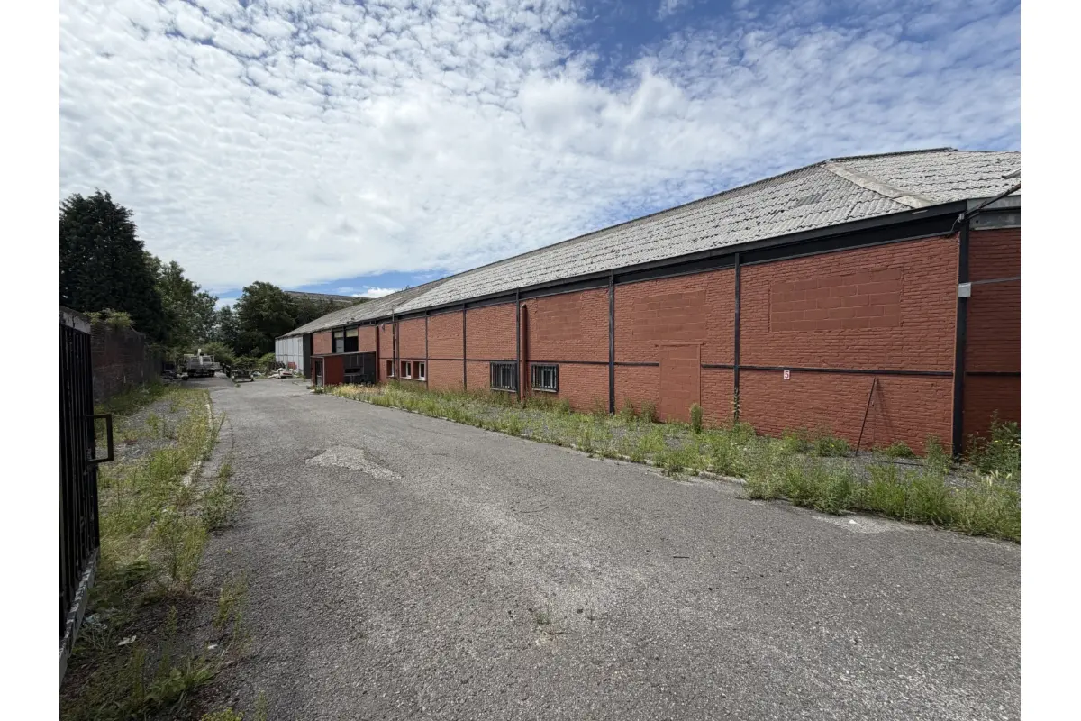 Commerce à vendre à Gilly 6060 799000.00€  chambres 1700.00m² - annonce 809150