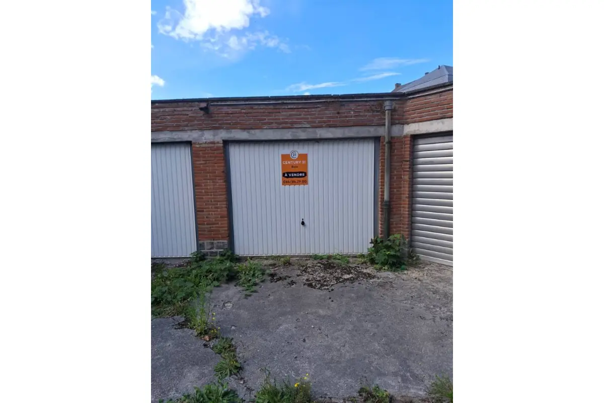 Box à  à La Louvière 7100 15000.00€  chambres m² - annonce 809991
