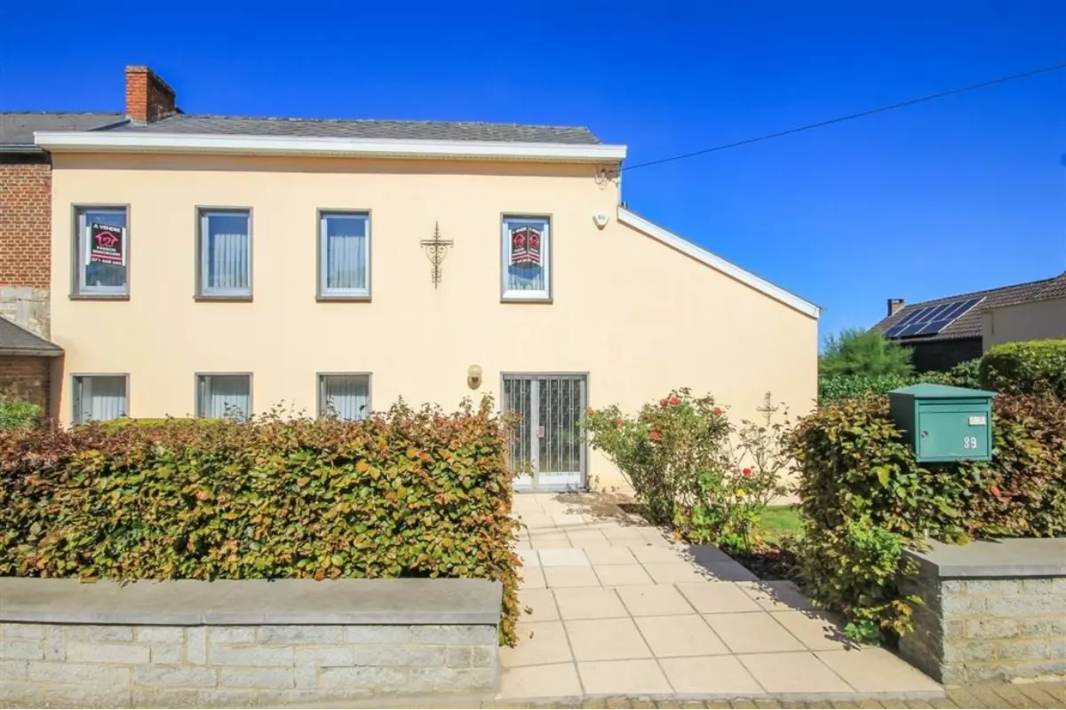 Villa à vendre à Mont-sur-Marchienne 6032 319000.00€ 5 chambres 213.00m² - annonce 811142