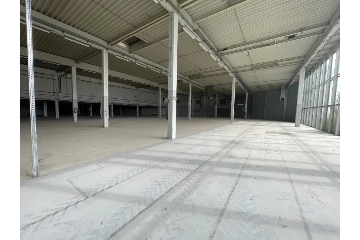 Commerce à vendre à Fleurus 6220 670000.00€  chambres m² - annonce 816853