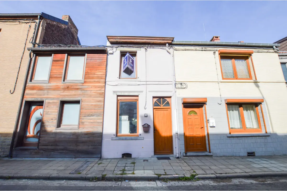 Maison à vendre à Gilly 6060 99000.00€ 2 chambres 80.00m² - annonce 818171