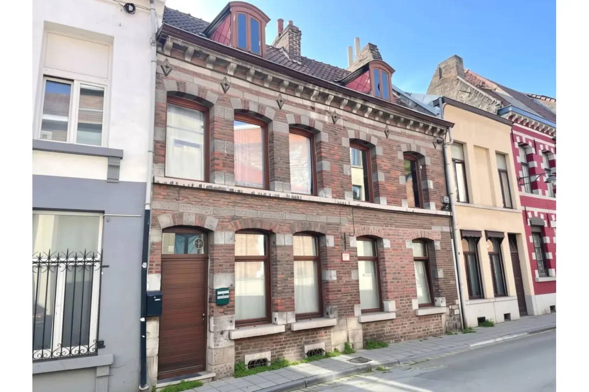 Immeuble mixte à  à Mons 7000 190000.00€ 2 chambres 105.00m² - annonce 820095