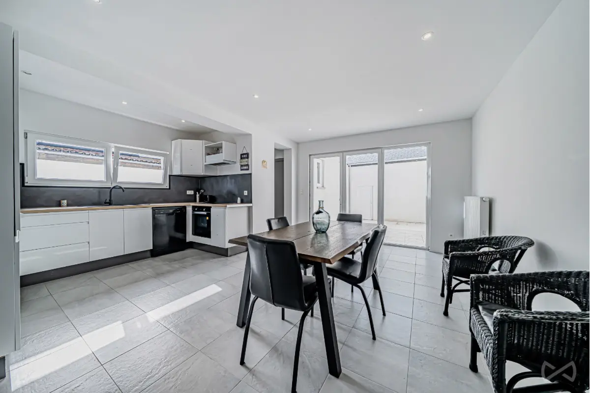 Maison à  à Châtelet 6200 250000.00€ 4 chambres 168.00m² - annonce 820359