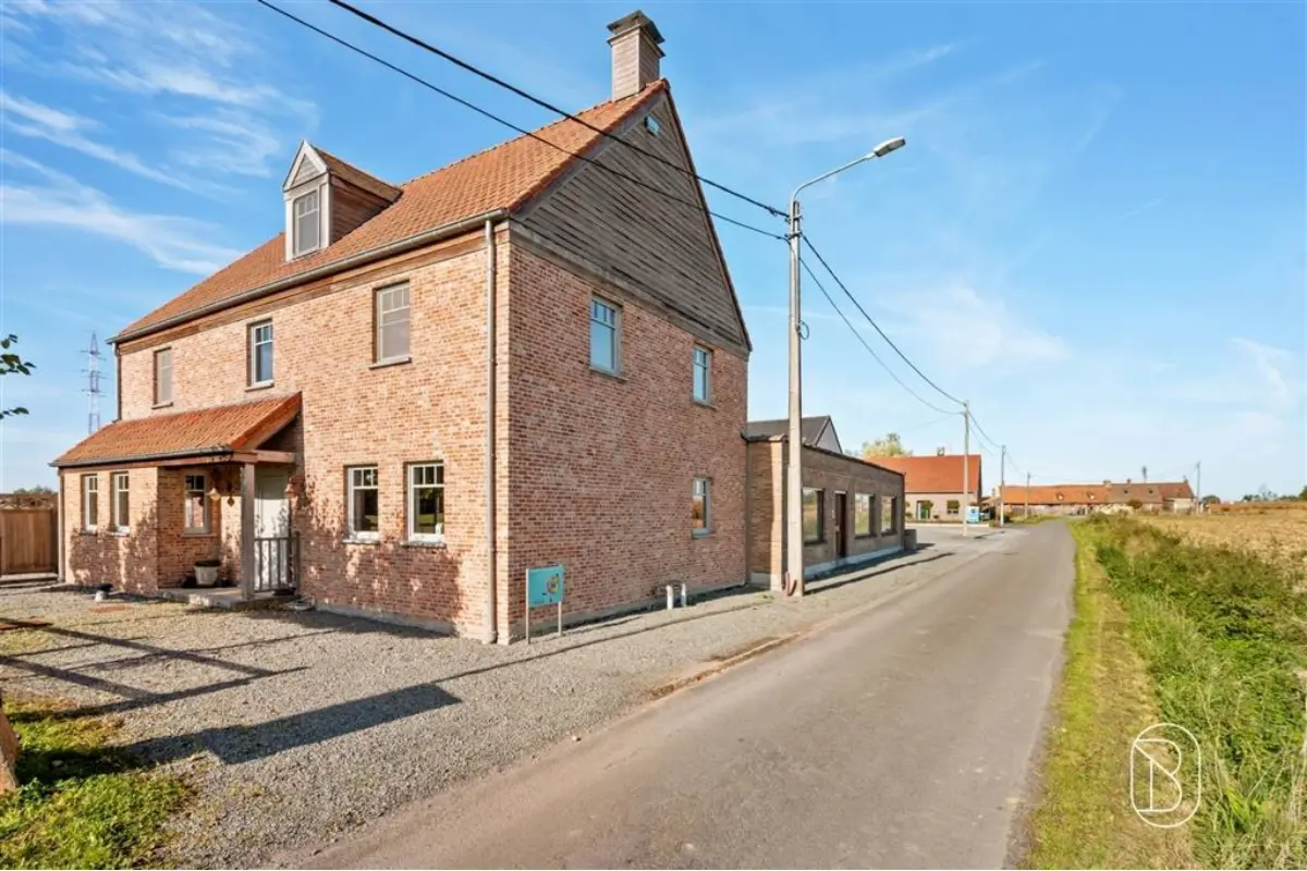 Commerce à vendre à Escanaffles 7760 945000.00€ 4 chambres 280.00m² - annonce 821691