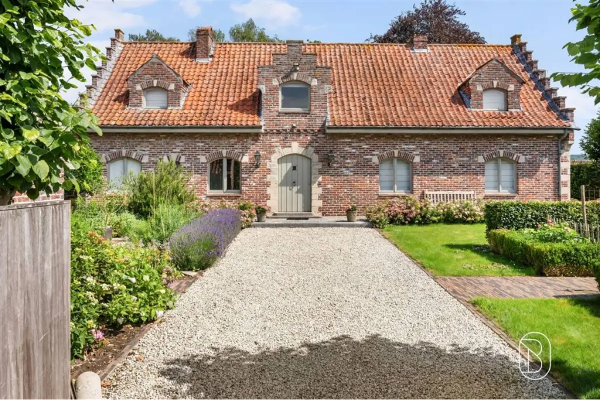 Commerce à vendre à Amougies 7750 595000.00€ 4 chambres 411.00m² - annonce 822707