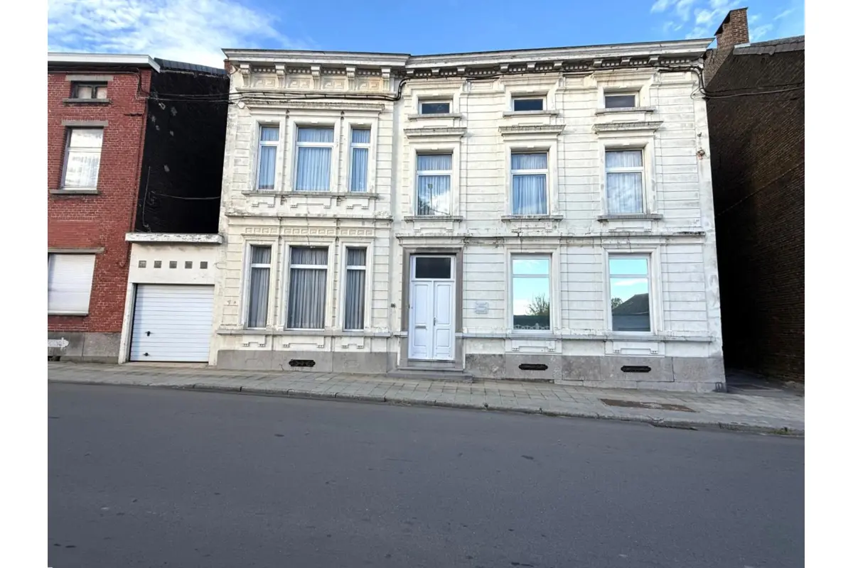 Maison de maître à vendre à Jumet 6040 349000.00€ 5 chambres 396.00m² - annonce 823790