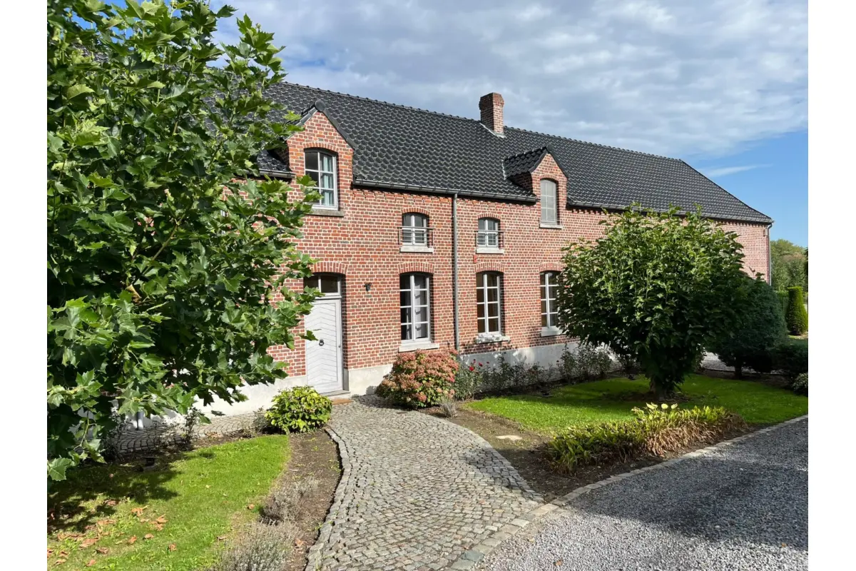 Maison à  à Tongre-Saint-Martin 7950 3250.00€  chambres 200.00m² - annonce 826743