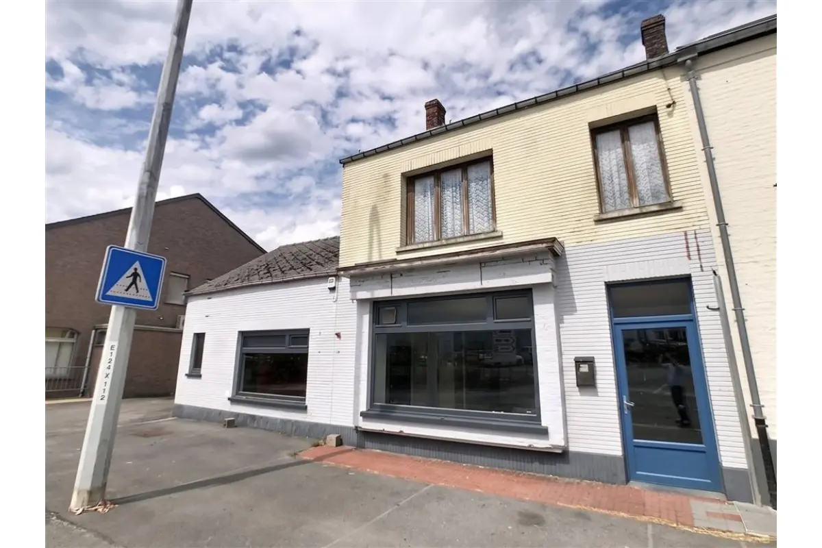 Maison à vendre à Momignies 6590 90000.00€ 3 chambres 227.00m² - annonce 829820
