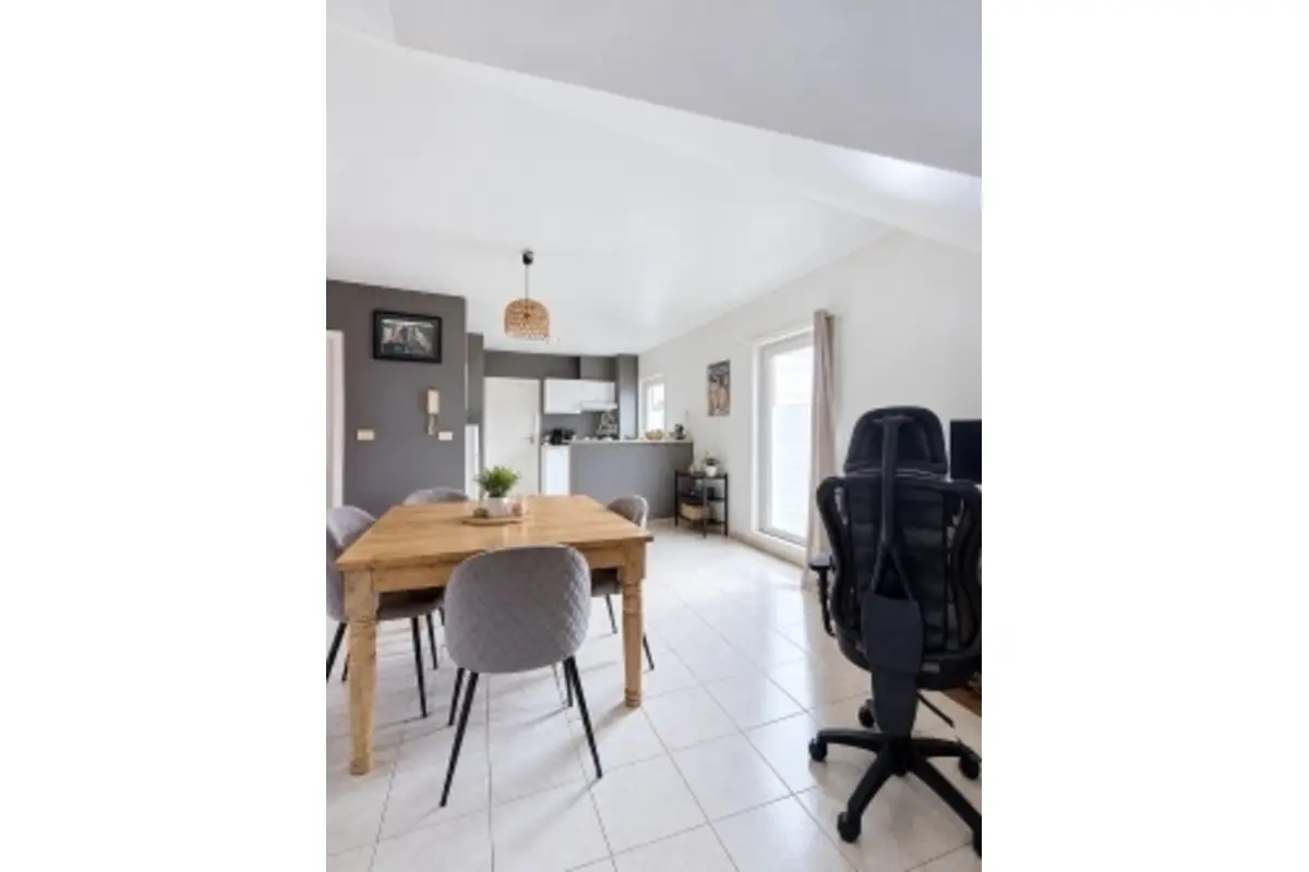 Appartement à louer à Luingne 7700 650.00€ 1 chambres 70.00m² - annonce 831718